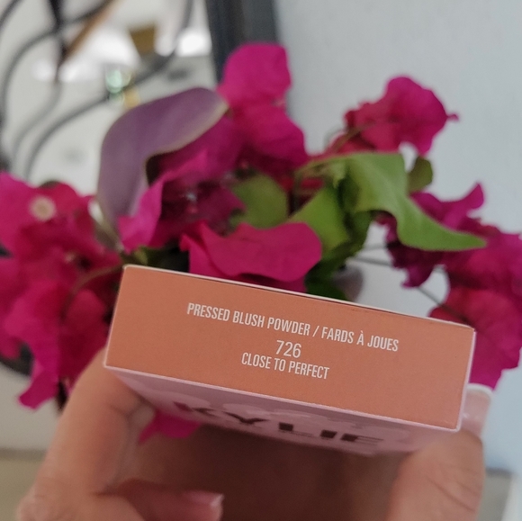 ✨️2xHP✨️NIB KYLIE Pressed Blush Powder 726 CLOSE TO PERFECT - Picture 4 of 12